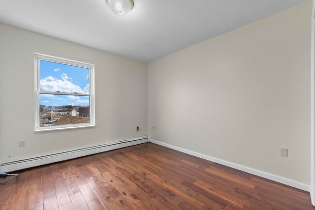 Building Photo - 2207-2209 Grand Ave