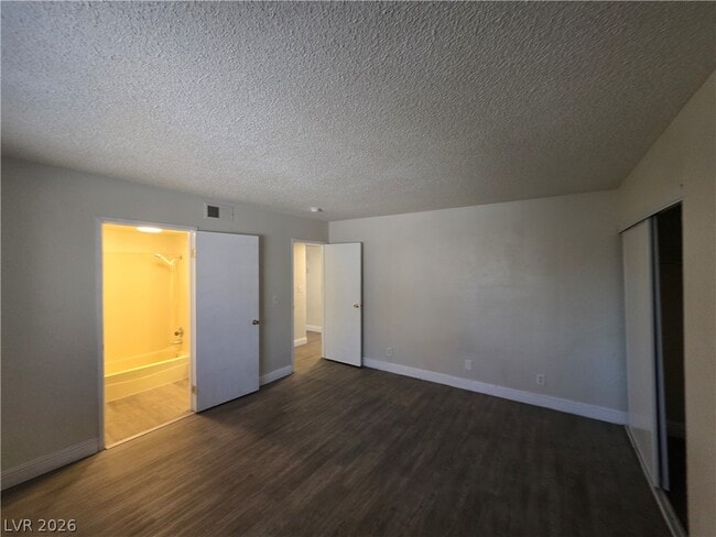 Building Photo - 4941 Newport Cove Dr