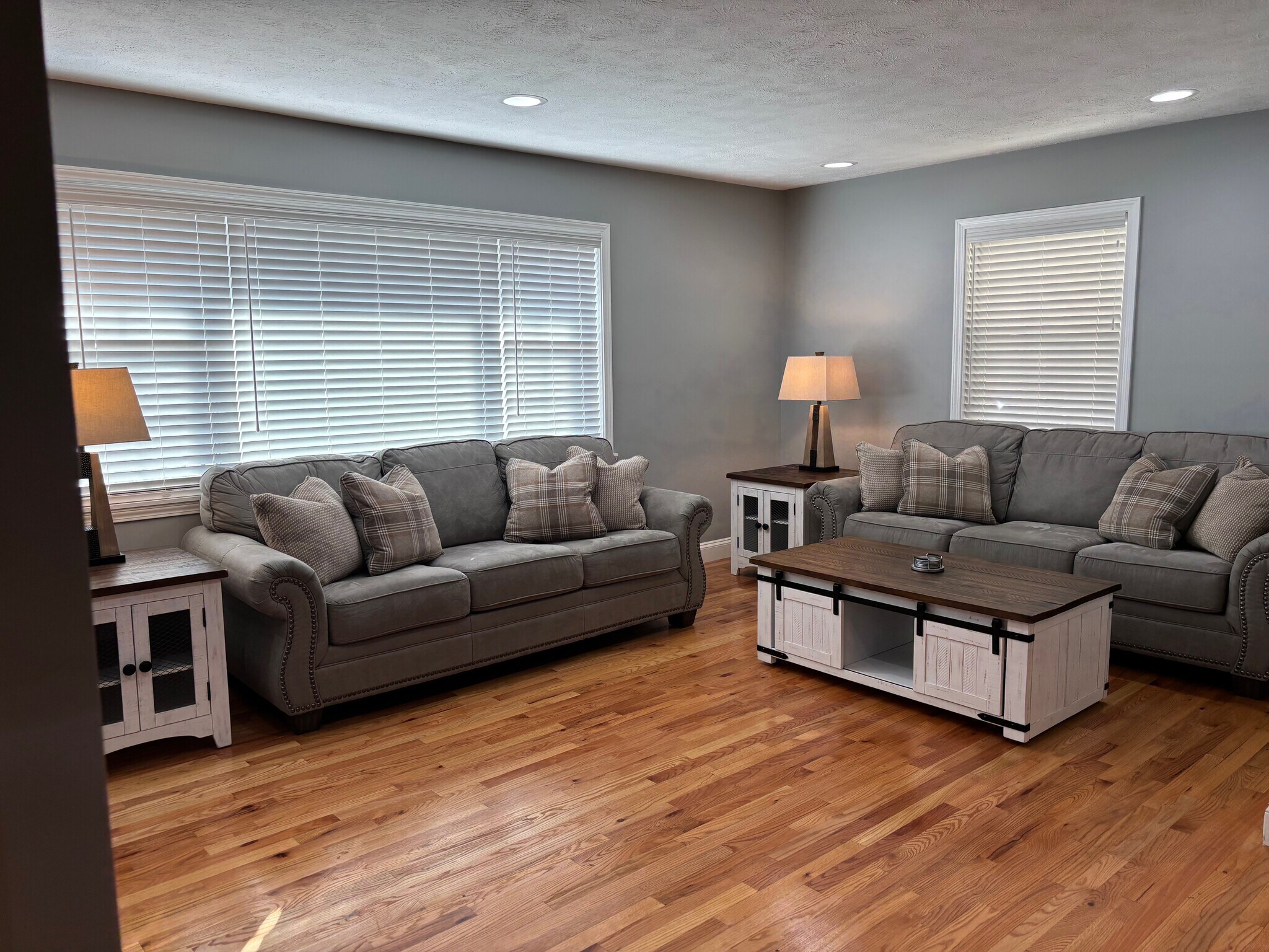 Building Photo - 2136 Collins St