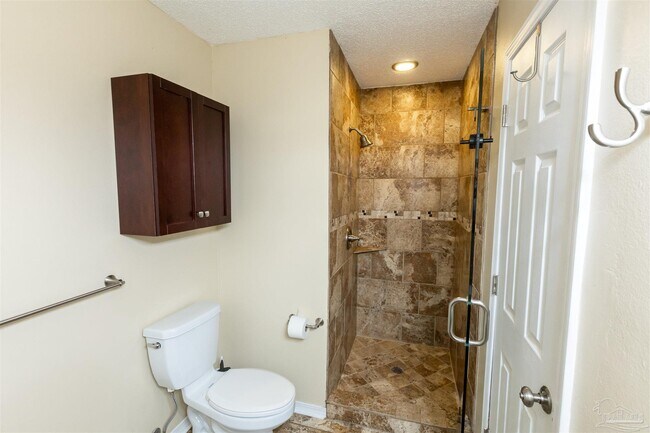 Building Photo - 400 Ridge Wood Cir