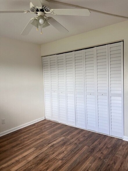 Building Photo - 6300 South Pointe Blvd