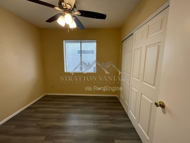 Building Photo - 405 E Bruce Ave