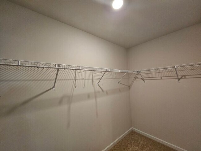 Building Photo - 122 Shumard Ct