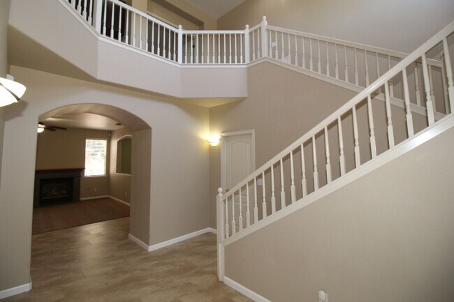 Building Photo - Cute Two-Story Home With Pool & RV Parking