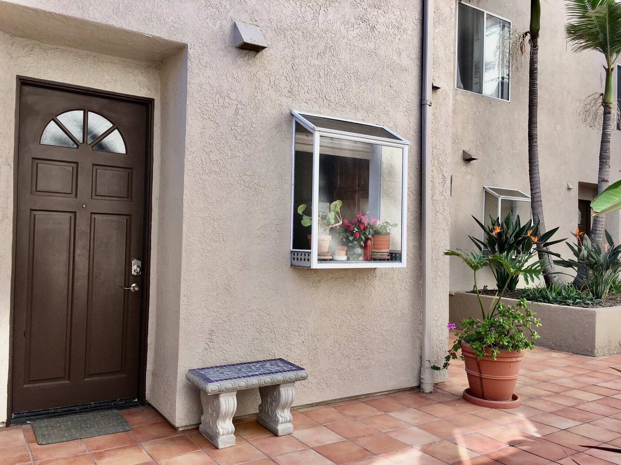 Front condo door (5 steps from EASY FREE STREET Parking) - 1400 Pacific Coast Hwy