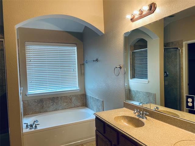 Building Photo - 3007 Pinecrest Dr