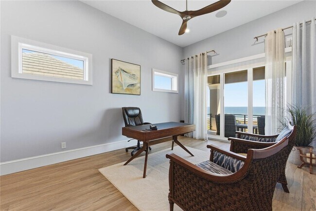 Building Photo - 340 Ocean Crest Dr