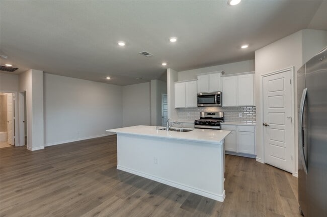 Building Photo - 5237 Sandrine Ave