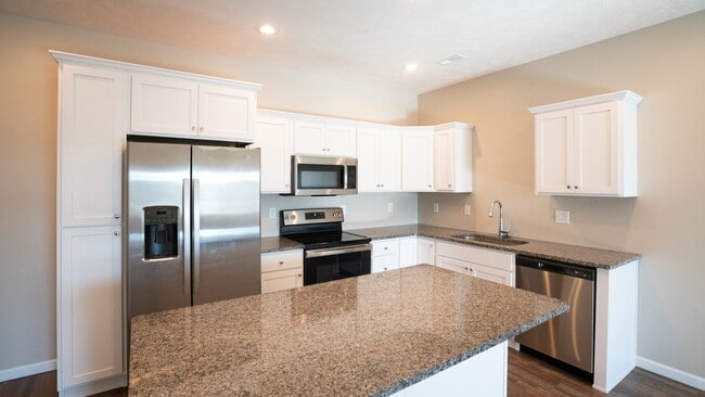 Building Photo - 4336 Dawn St