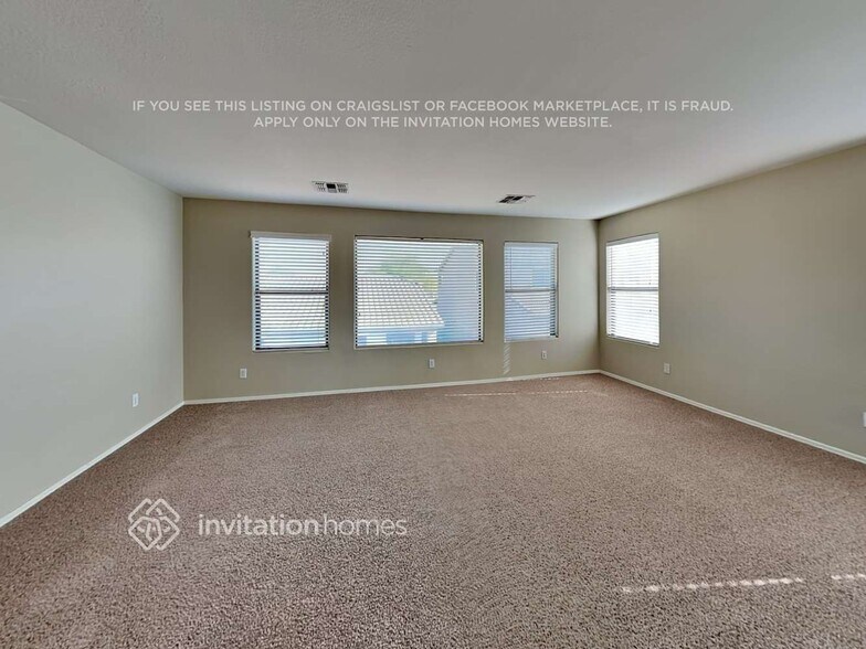 Building Photo - 2218 E Cochise Ave