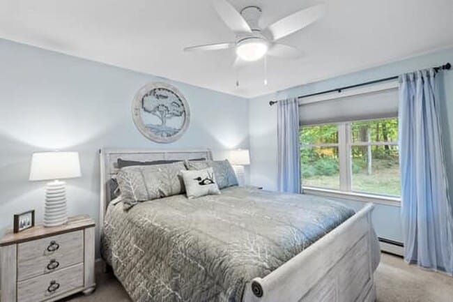 Building Photo - Spacious & Comfortable 4 Bedroom House - C...