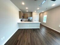 Building Photo - 1127 Eloise Dr