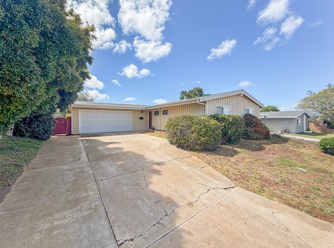 Building Photo - Stunning 3B/2BA Spacious House with Attached Garage and Large Yard in Clairemont!