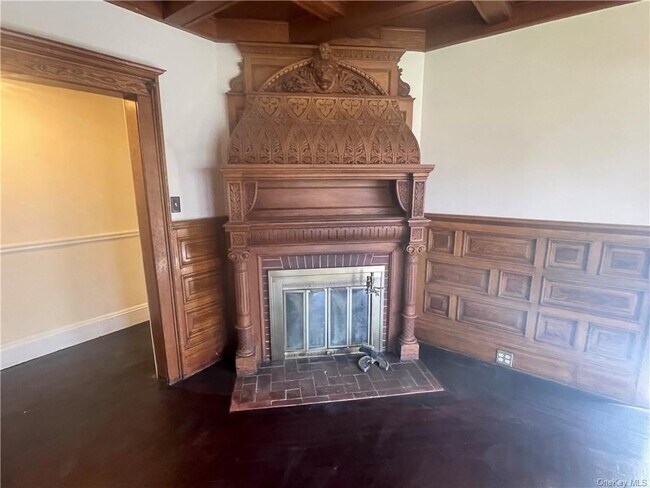 Building Photo - 8 Grove St