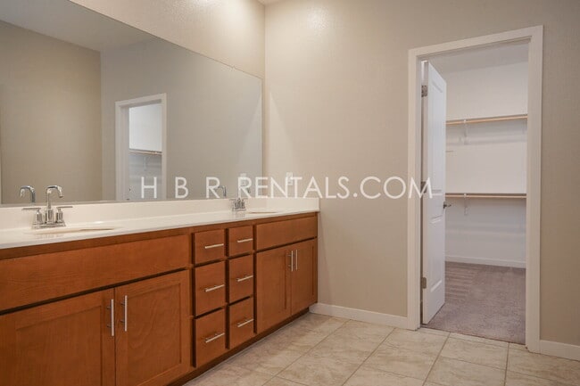 Building Photo - 1038 Osprey Dr