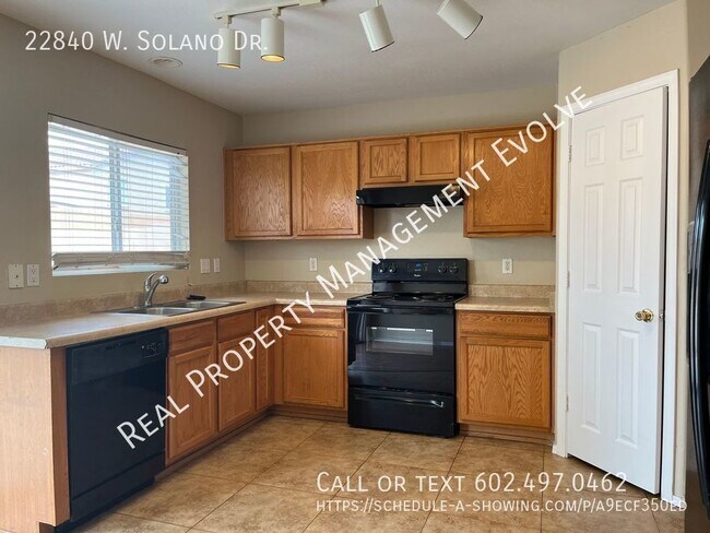 Building Photo - Move in Special