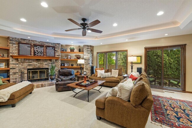 Building Photo - 9378 Olympia Dr