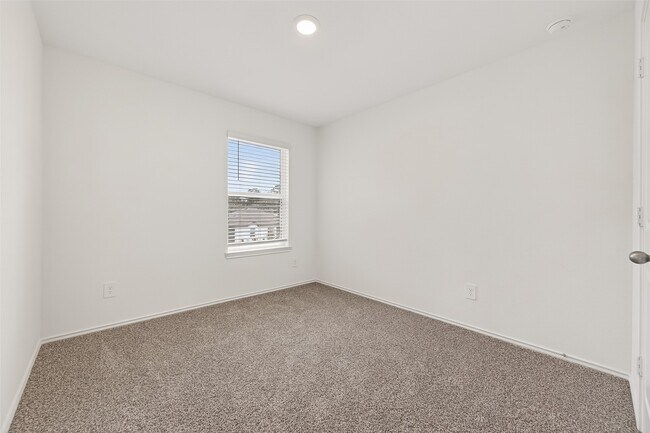 Building Photo - 24721 Majestic Cone Ln