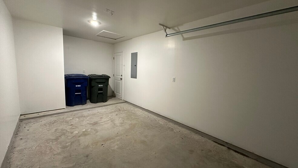 Building Photo - 1209 Lehmann