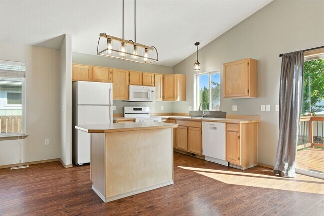 Building Photo - Charming 3 Bedroom Spokane Valley Home – Available Now!