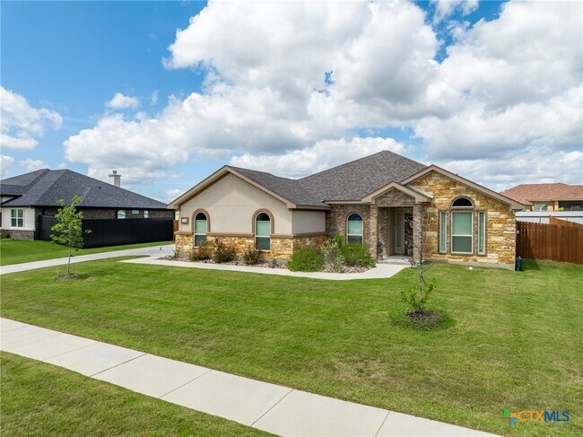 Building Photo - 2509 Meadow Lark Dr