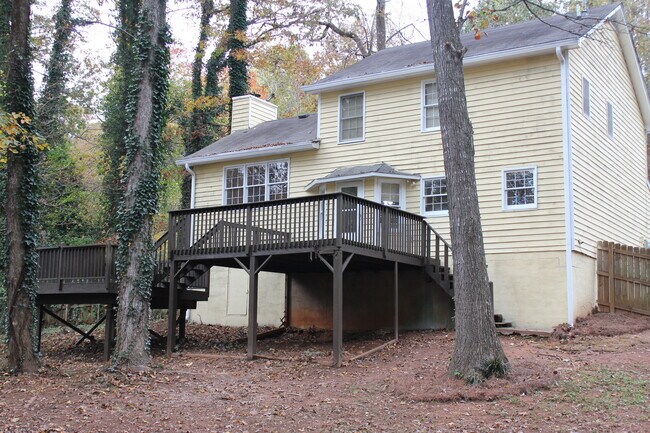 Building Photo - 1410 Ashbrook Dr NW