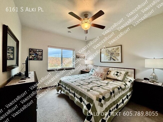 Building Photo - 6161 S Alki Pl