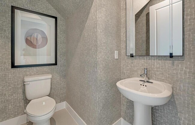 Building Photo - 923 SW Pr Ave