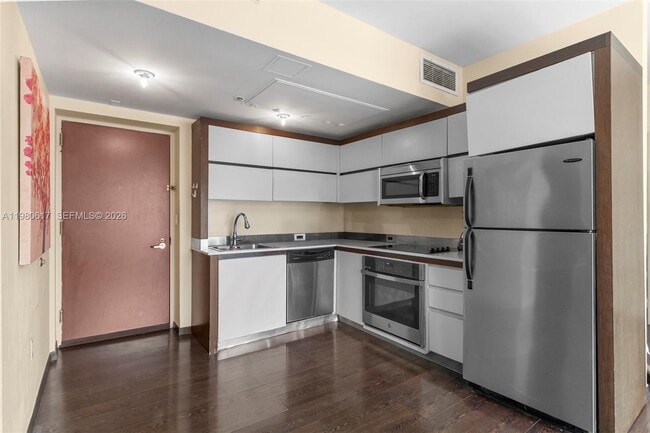 Building Photo - 435 21st St