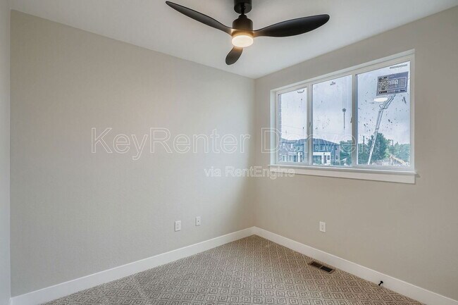 Building Photo - 2208 S Albion St