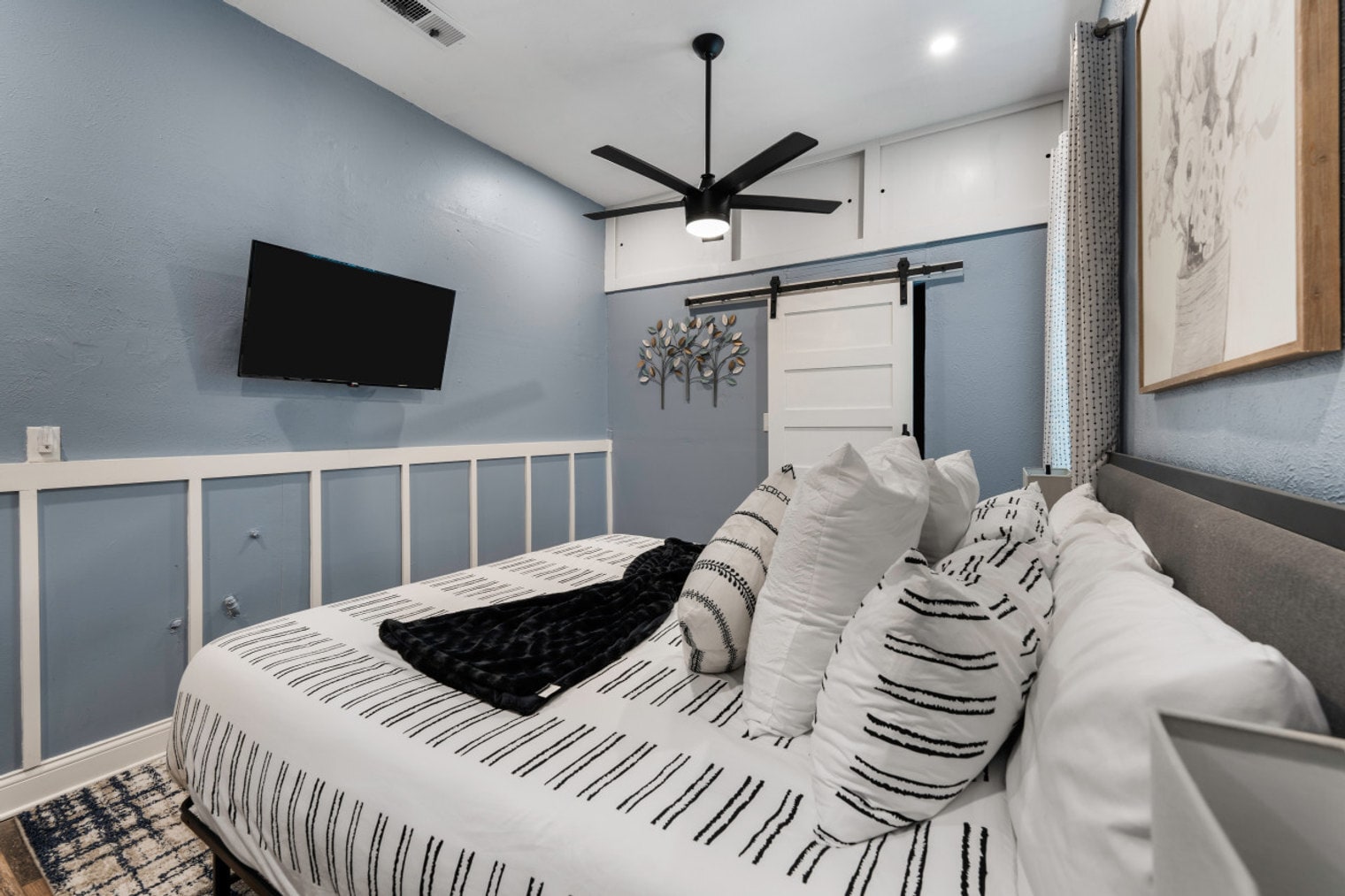 Building Photo - 415 Circle Dr