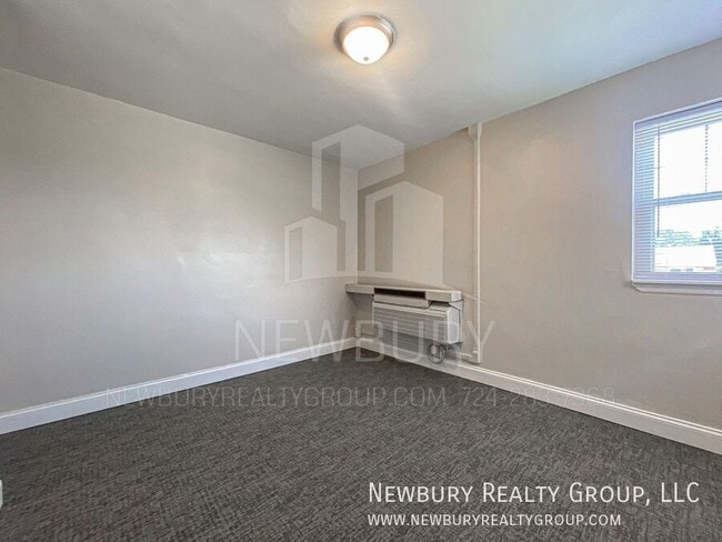 Building Photo - 305 San Juan Dr