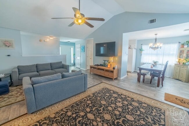 Building Photo - 373 Teal Lake Dr