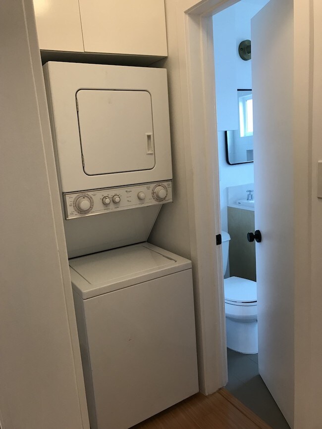 In-Unit W/D - 11605 W Washington Blvd