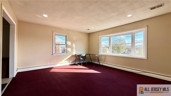 Building Photo - 1340 Roosevelt Ave