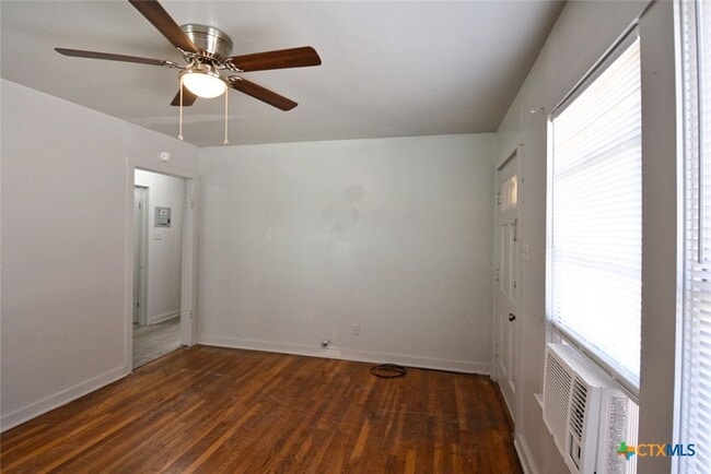 Building Photo - 910 Pine St