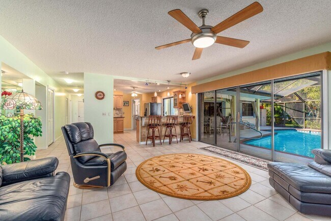 Building Photo - 2341 NW Bay Colony Ct