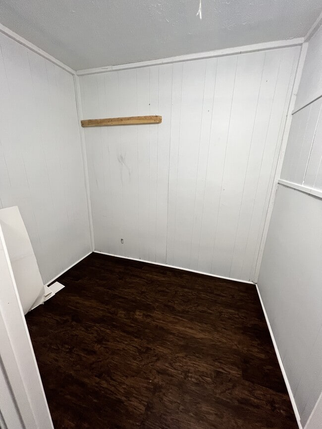 Building Photo - 3700 Hillcross Dr