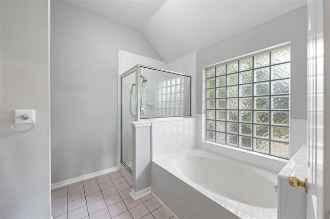 Building Photo - 2618 Parkbriar Ln