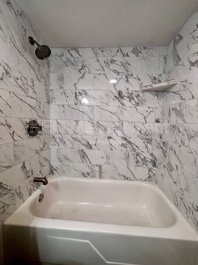 Building Photo - 4420 Flowerdale Ave