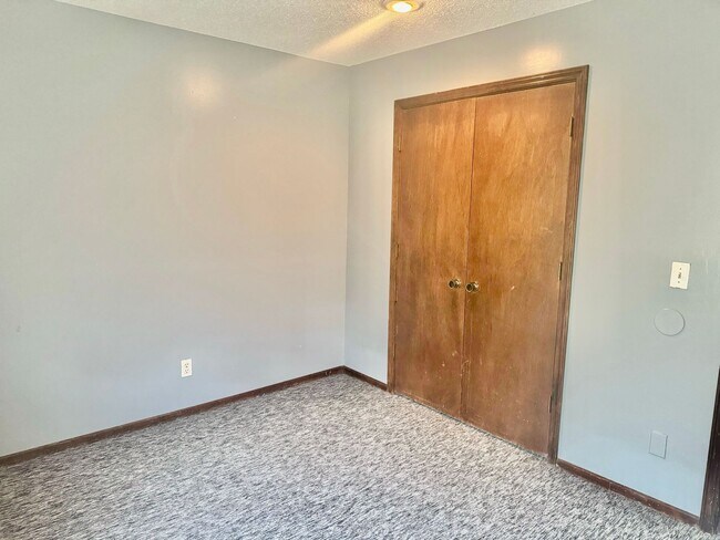 Building Photo - 8630 Lane Ave