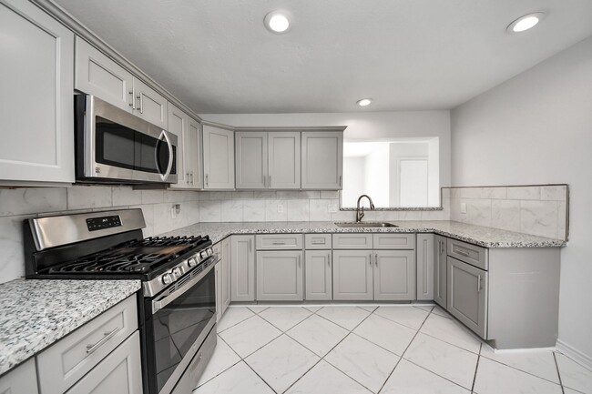 Building Photo - 8026 Big Oak Trail Dr