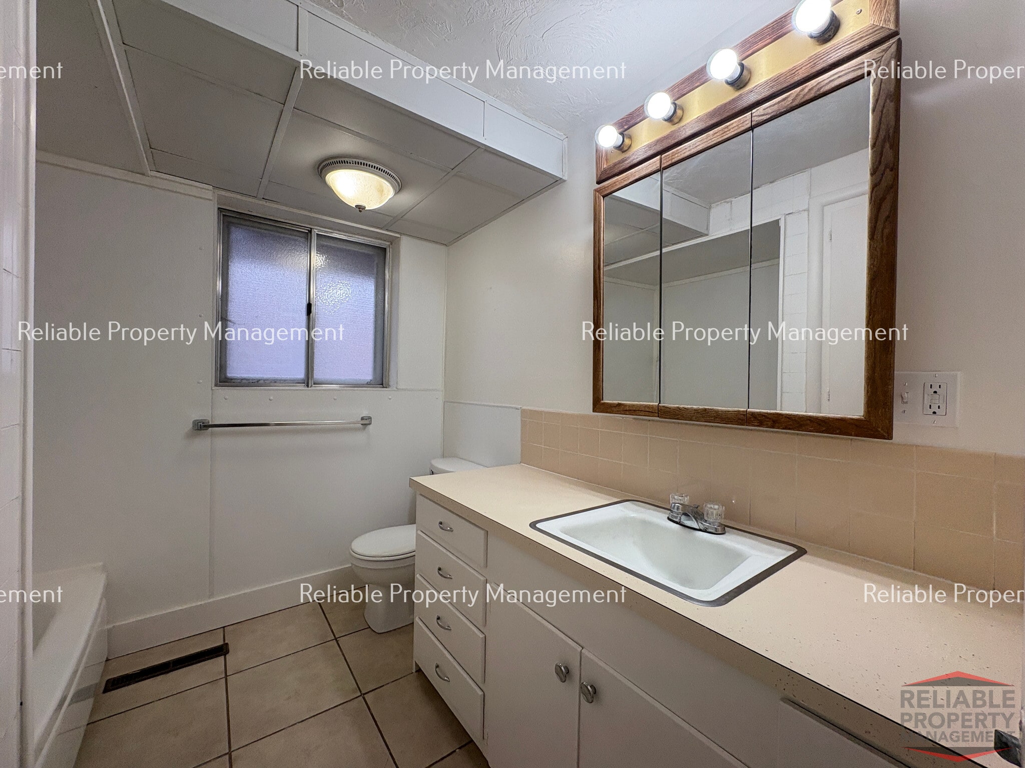 Building Photo - 315 Cottage Pl