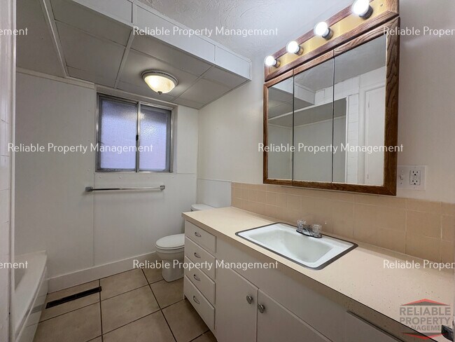 Building Photo - 315 Cottage Pl