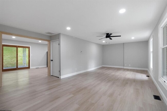 Building Photo - 700 Terrace Ave