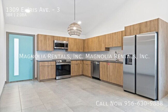 Building Photo - 1309 E Iris Ave