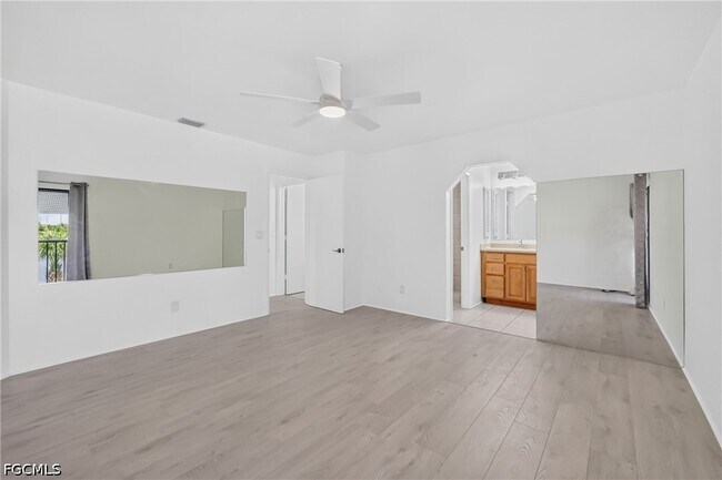 Building Photo - 4708 SW 8th Pl