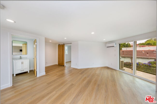 Building Photo - 2141 Kerwood Ave
