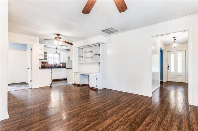 Building Photo - 702 S Waterview Dr