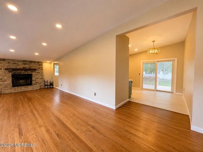Building Photo - 253 Parkview Ter